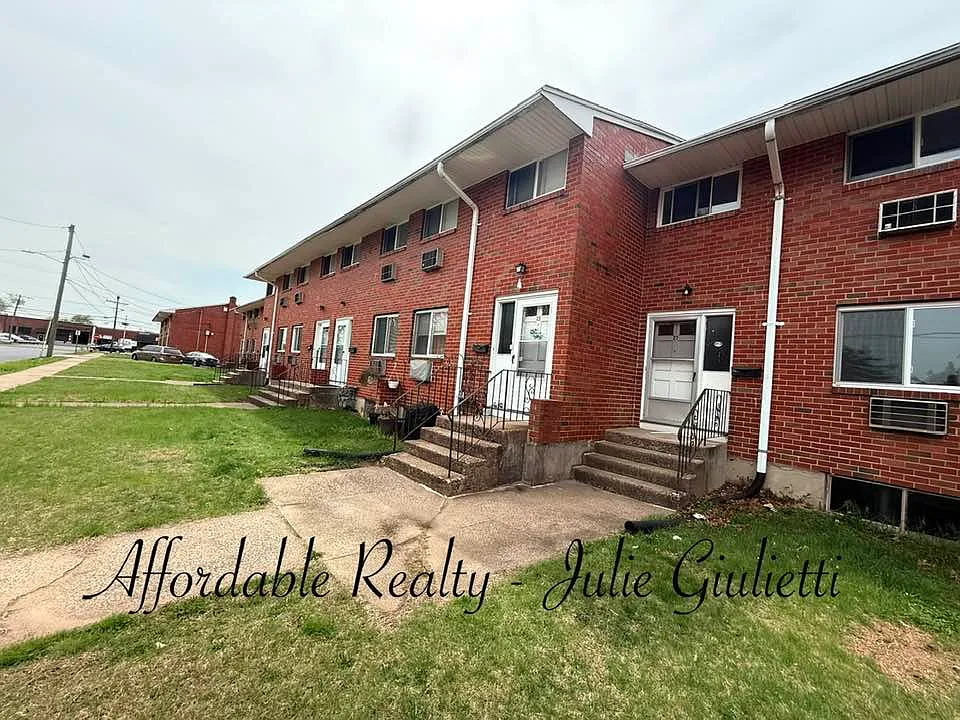Building Photo - 37 Henderson Dr