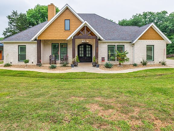 2nd image of 586 Rustic Oaks Rd