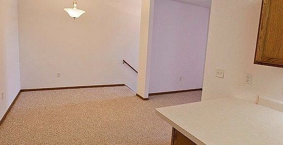 4th image of 5528 35th St Unit 207