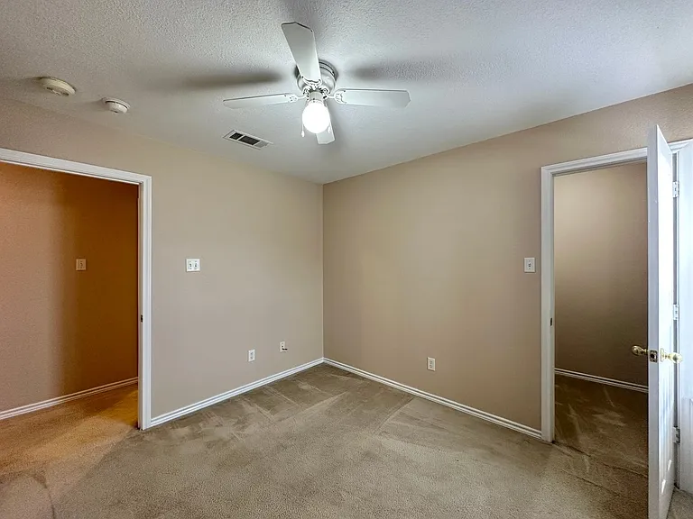 202 Janelle Dr — Photo 16