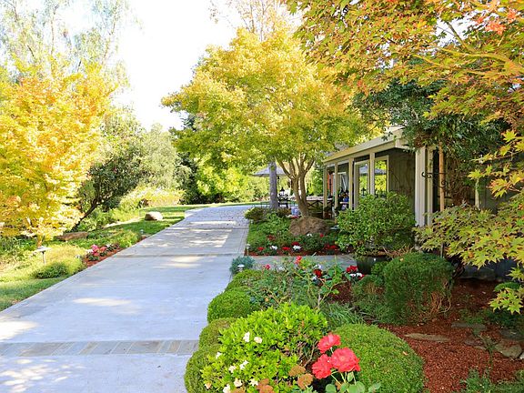 5th image of 25731 Deerfield Dr