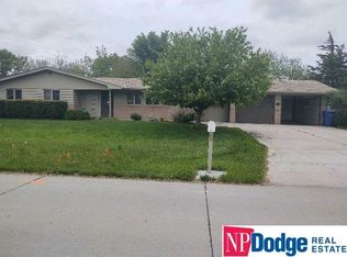560 Sunset Dr, Fremont, NE 68025