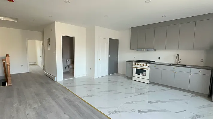 Rented by YouYork Management LLC | media 39