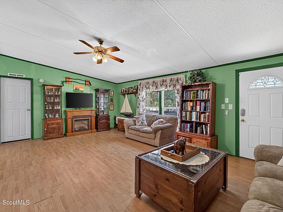 5th image of 934 Whisper Ridge Loop