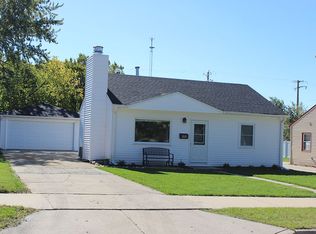 213 W Martin Ln, Milwaukee, WI 53207