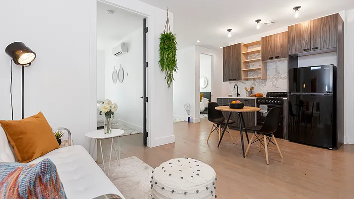 Rented by Nooklyn NYC LLC | media 25