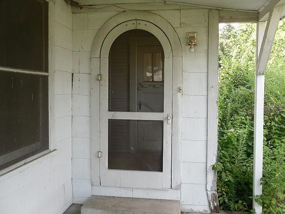 2nd image of 801 N Fullerton Ave