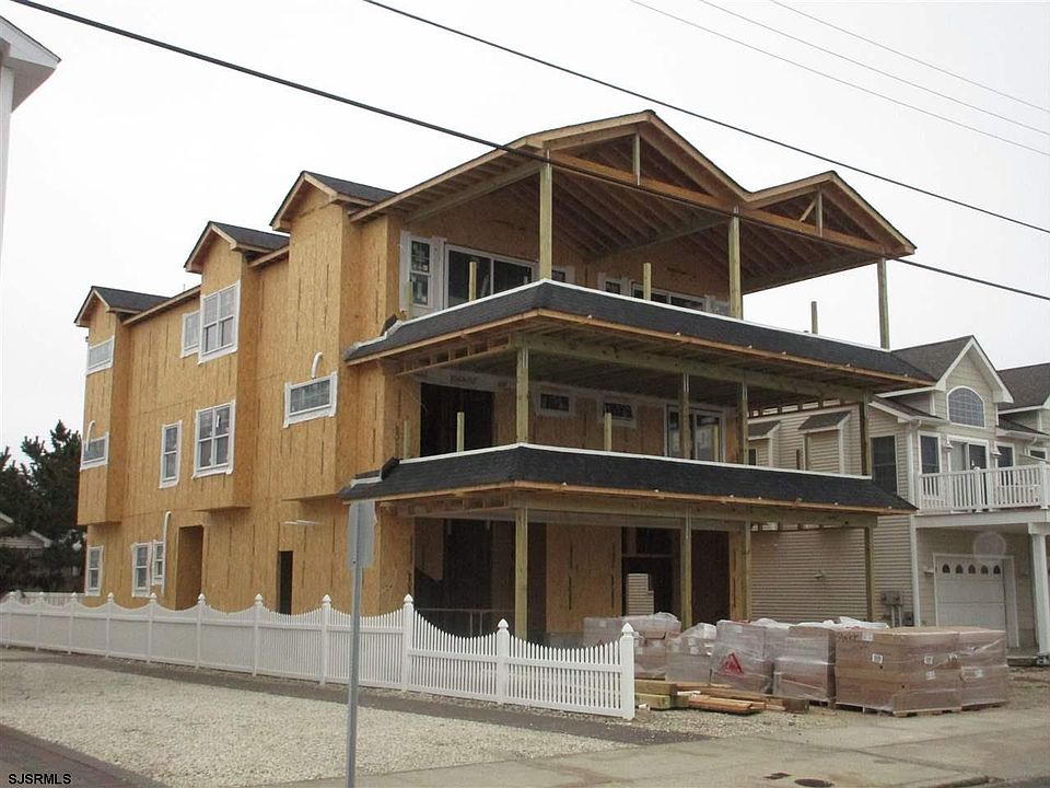 1st image of 22 83rd West St W #Sea