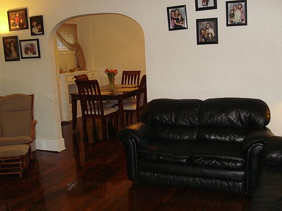 4th image of 718 Ashland Ave