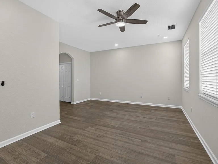 425 Greenwich Cir #204 — Photo 24