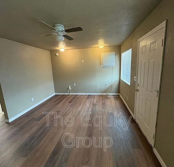 1819 N 10th Ave — Photo 2