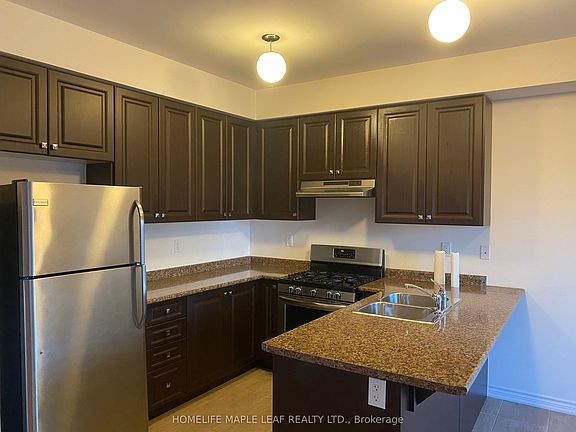 5th image of 70 Aspen Hills Rd