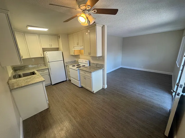 3259 Marshall Way #21 — Photo 8