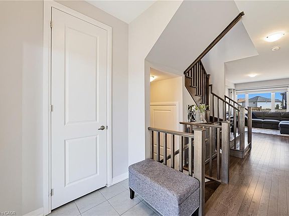 4th image of 8 Pinnacle Ct