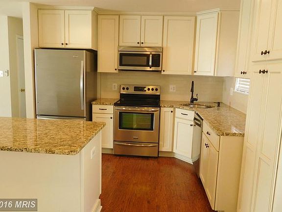 4th image of 5700 Roundtree Dr