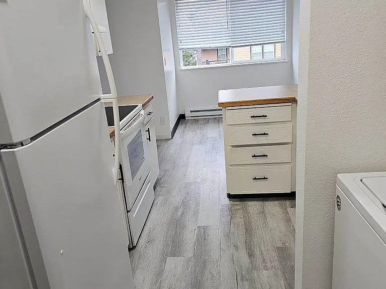 Oceanlake Estates Apartments — Photo 3