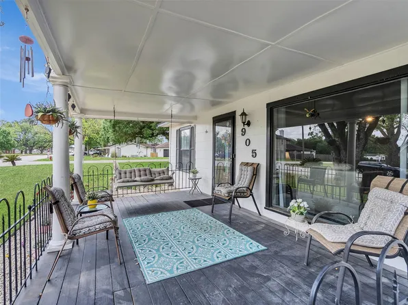 905 Bartlett Rd, Katy, TX 77493