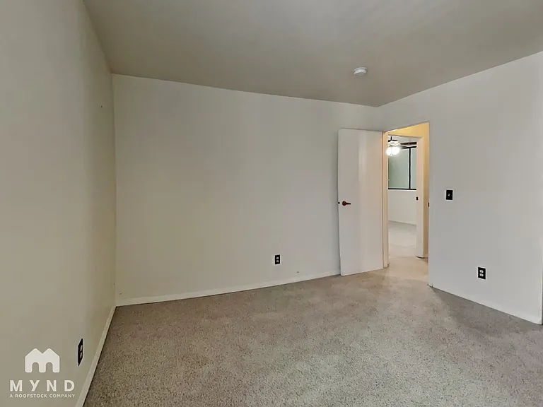 1050 S Monaco Pkwy #91 — Photo 17