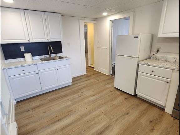 2nd image of 81 Grove St Floor 1