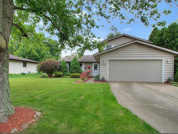 2nd image of 35709 Chesterfield Dr