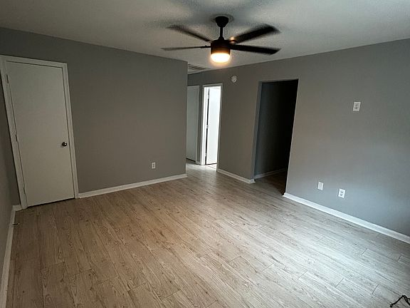 4th image of 6064 Camellia Dr Unit B