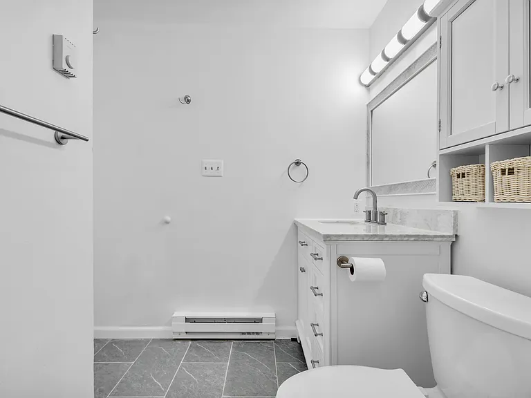 142 S 6th St #1 — Photo 15