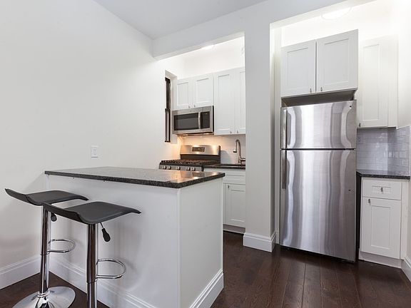 3rd image of 526 W 111th St #D4