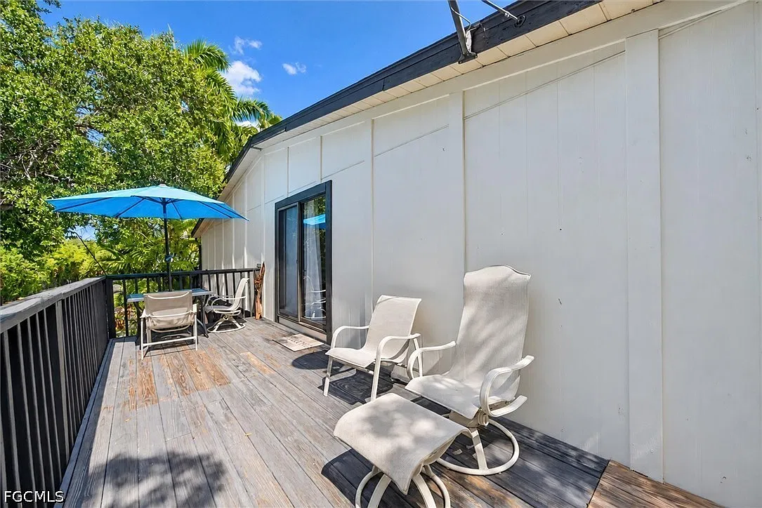 2 bed, 1.0 bath, 820 sqft, $4,200 — Photo 4