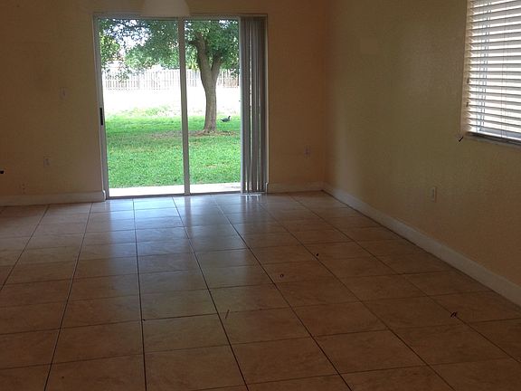 5th image of 1186 NE 41st Ave