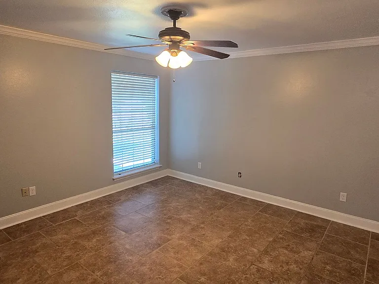 500 Northpark Dr — Photo 4
