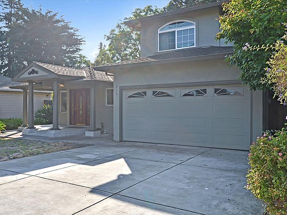 3rd image of 836 Colorado Ave