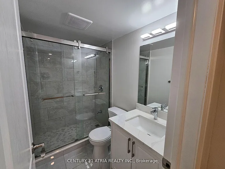 733 Balaton Ave #LOWER — Photo 9