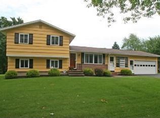 6 Joli Ln, Gates, NY 14606