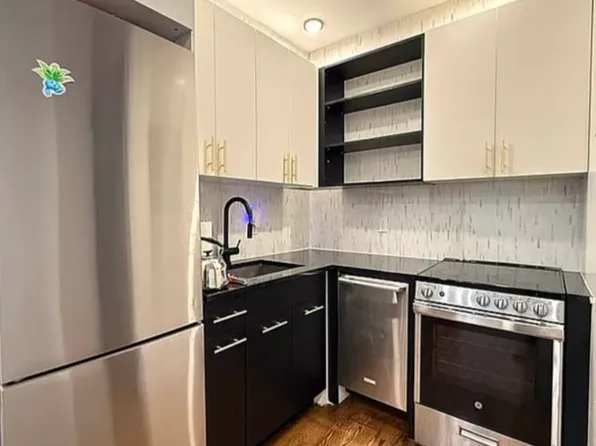 327 Woodbine Street image 1 of 5