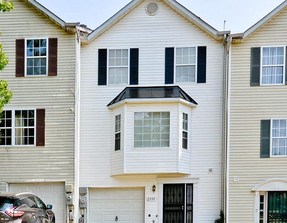 1st image of 2565 Markham Ln