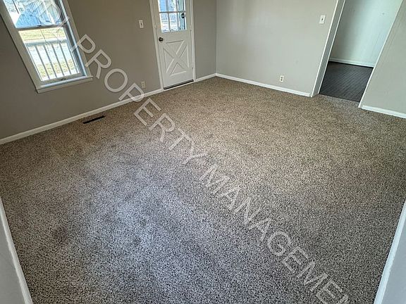 4th image of 1417 Division St