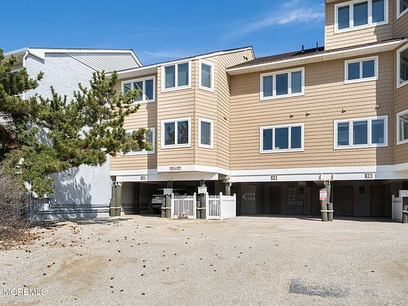 2nd image of 11 Dune Terrace #11