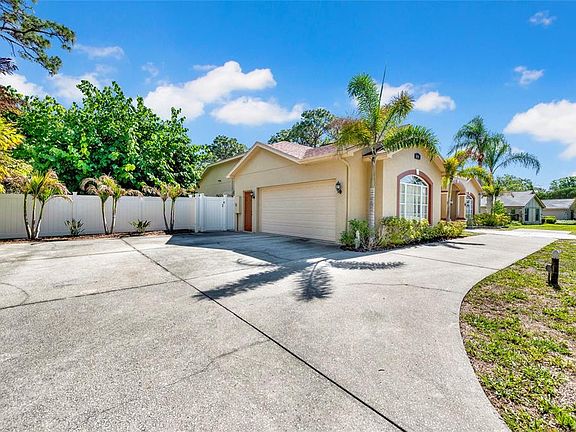 4th image of 6341 Governors Dr