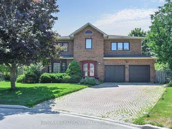 12 Greenbriar Ct, Aurora, ON L4G 5X6