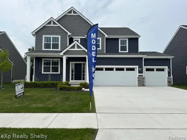 52910 Wellington Valley Dr, Macomb, MI 48042