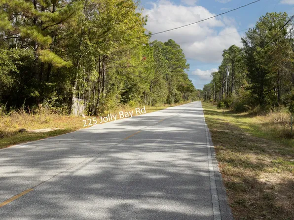 225 Jolly Bay Rd, Freeport, FL 32439