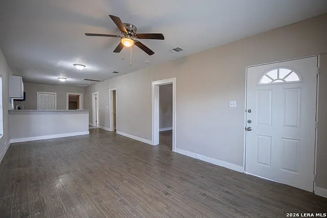 3 bed, 2.0 bath, 1356 sqft, $1,400 — Photo 3