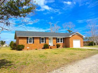 1536 Country Club Rd, Morehead City, NC 28557