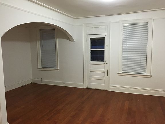 3rd image of 2751 Barnes Ave