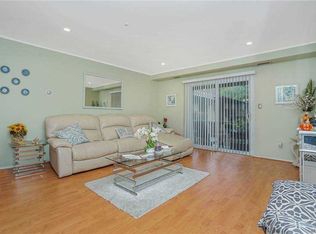 10 Hemlock Ct, Selden, NY 11784