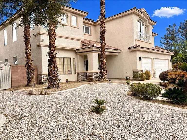 4952 Grey Mesa St — Photo 2