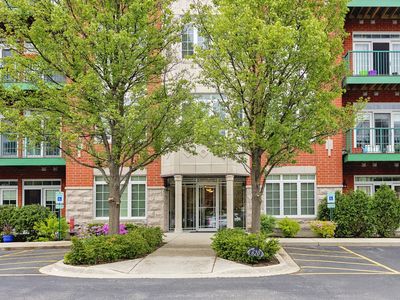640 McHenry Rd APT 301, Wheeling, IL, 60090