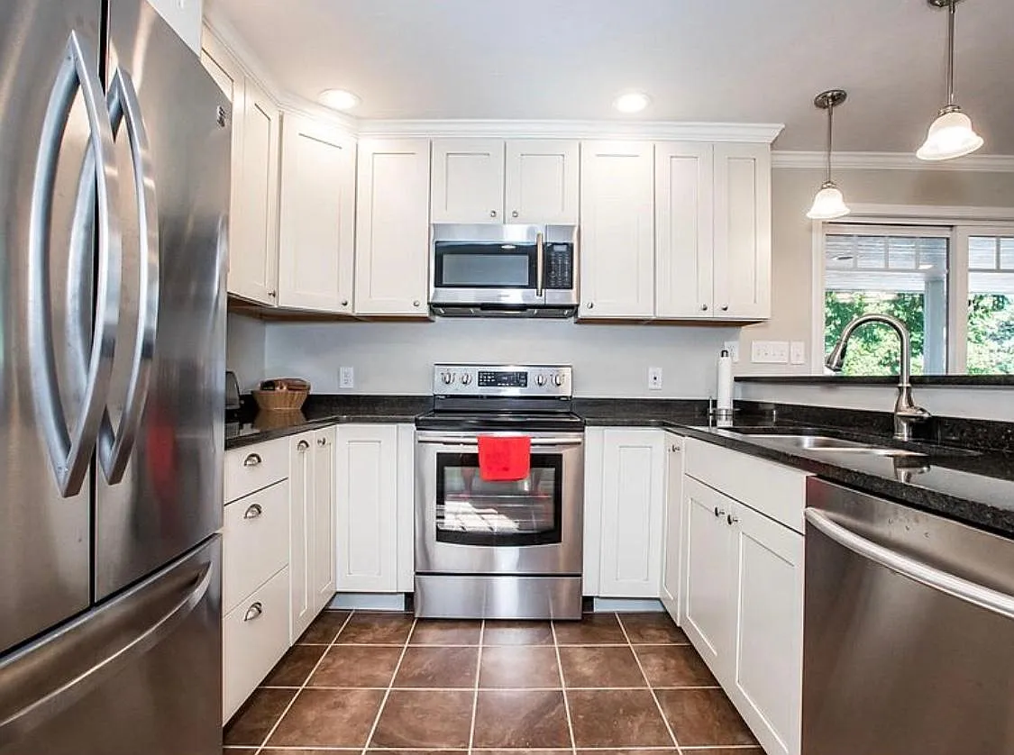 4 bed, 2095 sqft, $2,850 — Photo 4