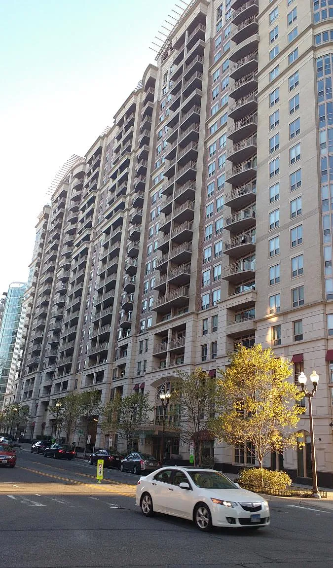 1 bed, 684 sqft, $2,700 — Photo 3