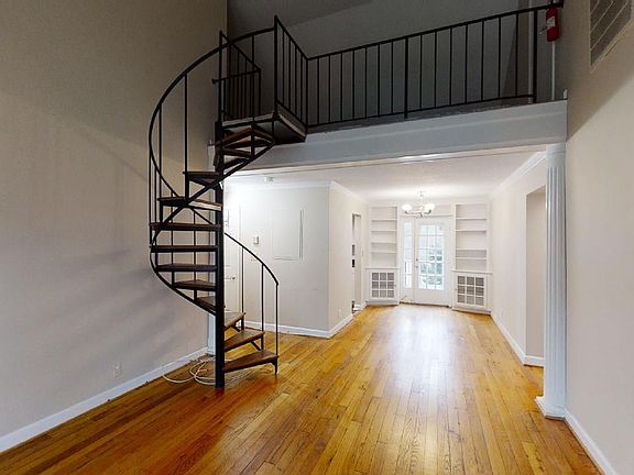 4th image of 3006 S Columbus St #Streetc2